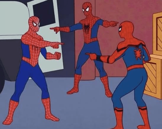 Três Homem-Aranha se Apontando