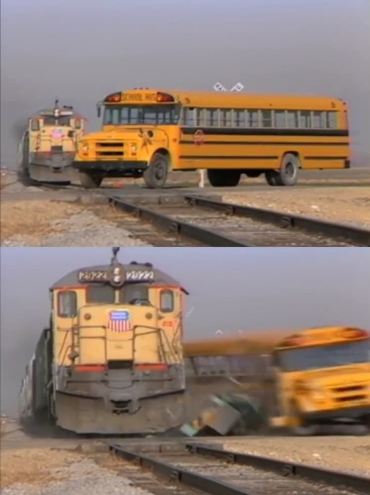 Trem Bate No Ônibus