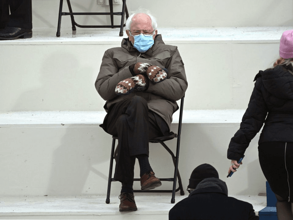 Bernie Sanders Com Luvas
