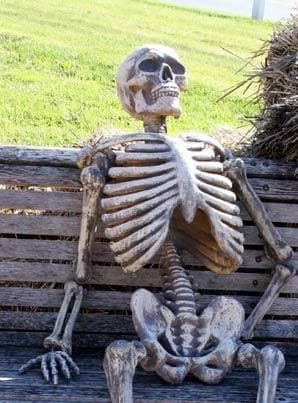 Esqueleto Esperando